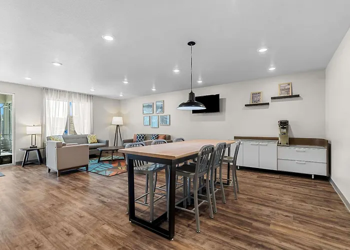 Woodspring Suites Corona