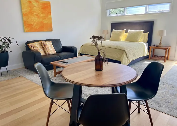 Port Fairy Bnb - The Yellow Suite