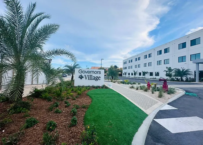 Governors Village - 1,2,3 & 4 Bedroom Apartments On Seven Mile Beach Corridor George Town