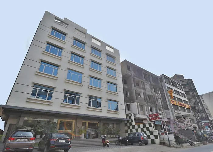 Hotel Limra Vadodara