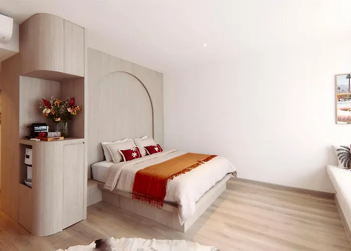 Neon Rose Motel Canggu