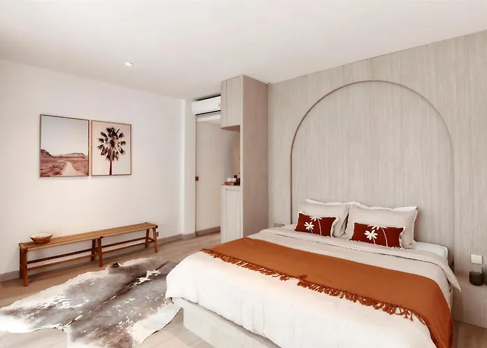 Neon Rose Motel Canggu