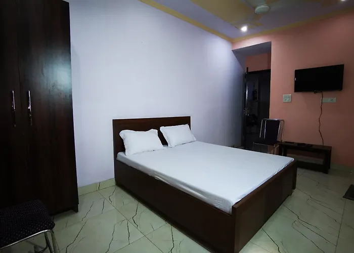 The Red Rose Hotel Noida