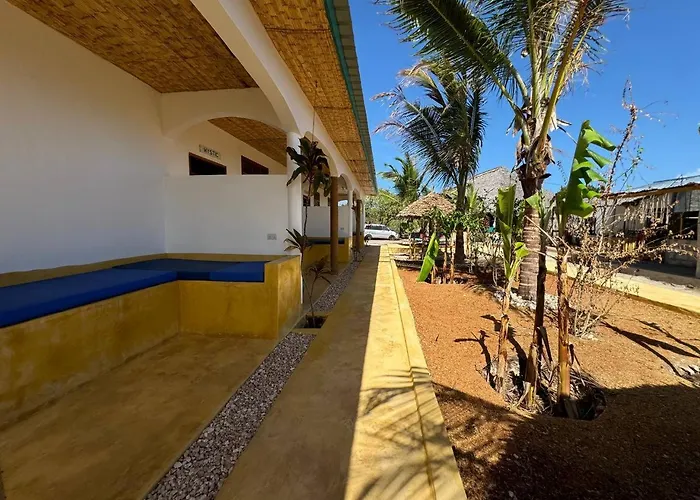 Shanti Cafe & Yoga Jambiani 