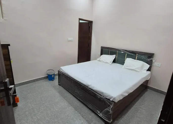 Prem Kutir Hotel Vrindavan