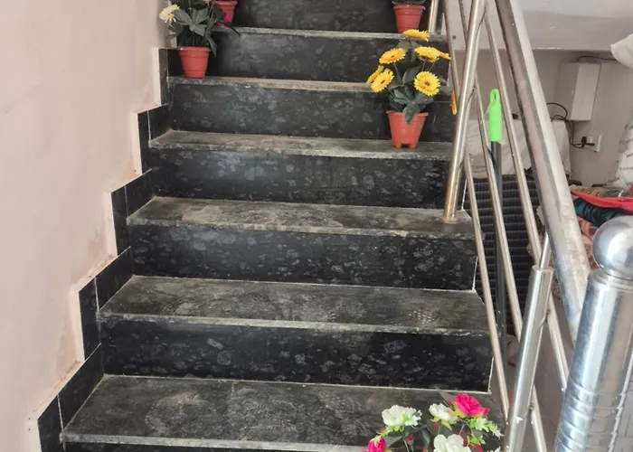 Prem Kutir Hotel Vrindavan