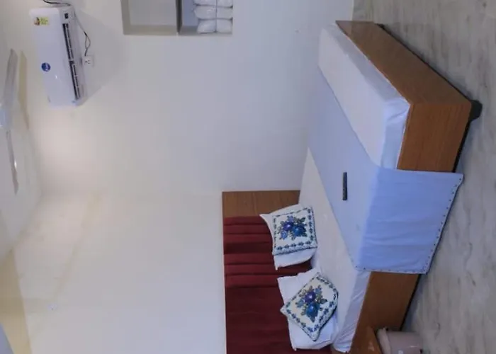 Hotel Golden Heights 5 Mints Walking Distance To Golden Temple Amritsar