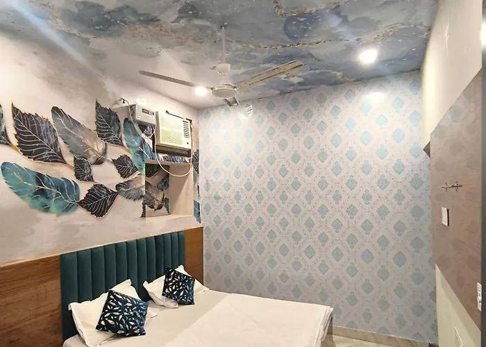 Hotel Golden Heights 5 Mints Walking Distance To Golden Temple Amritsar