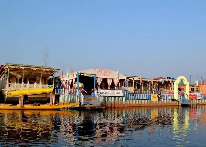 Montreal Group Of Houseboats Hotel Srinagar 