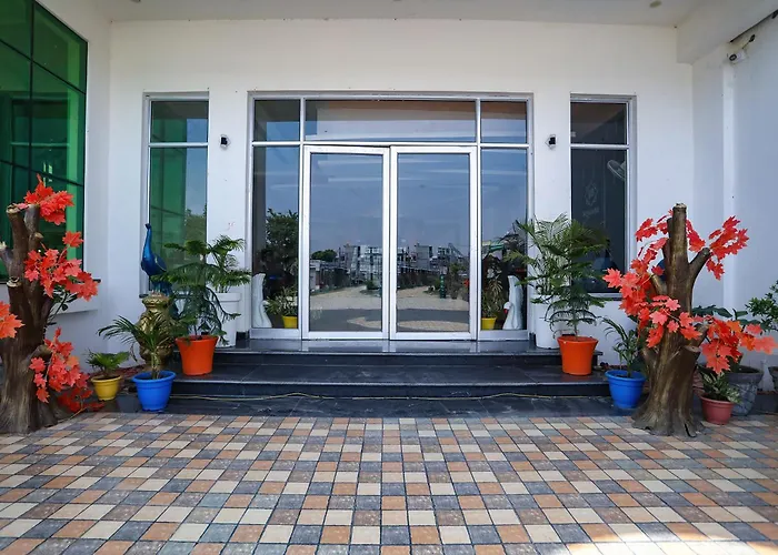Fabhotel Square Jb Resort Ayodhya