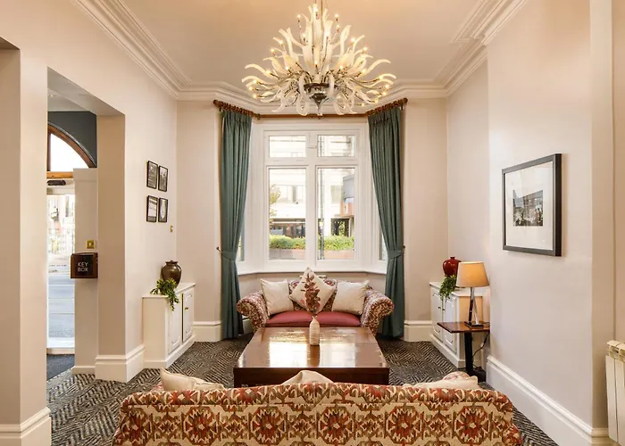 Sunday London Staines-Upon-Thames Heathrow T5 Hotel