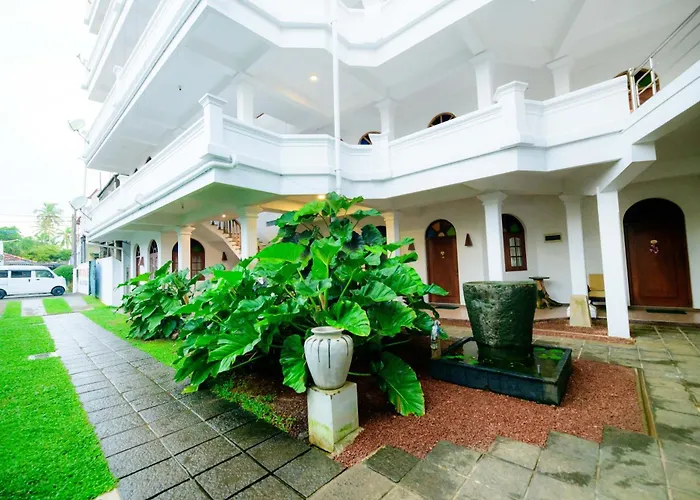 Royal Beach Hotel Hikkaduwa