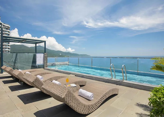 Mangata Beachfront Hotel - Rooftop Bar Sea View Da Nang