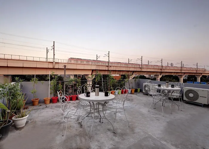 Hotel The Rasa Near Welcome Metro Station New Delhi