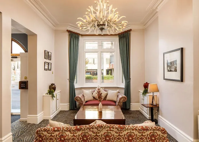 Sunday London Staines-Upon-Thames Heathrow T5 Hotel