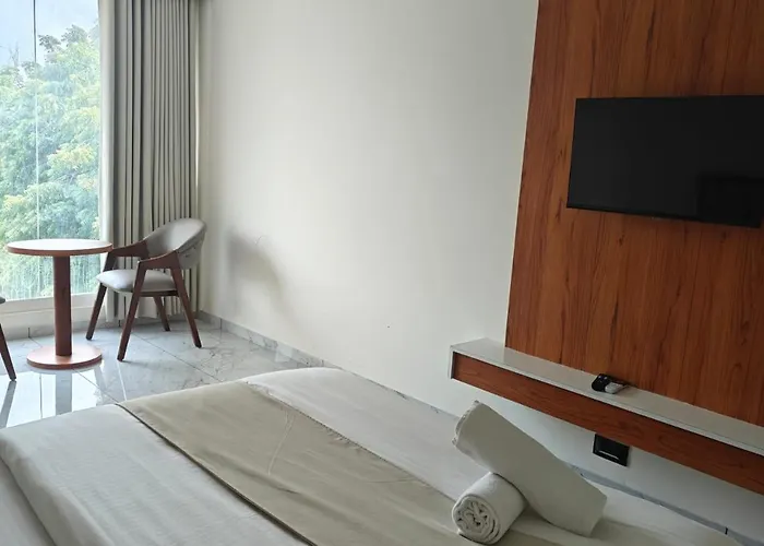 Hotelmaple Tree Ahmedabad