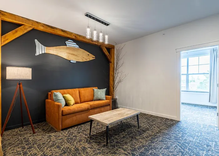 Stone Park Ellsworth-Bar Harbor Aparthotel