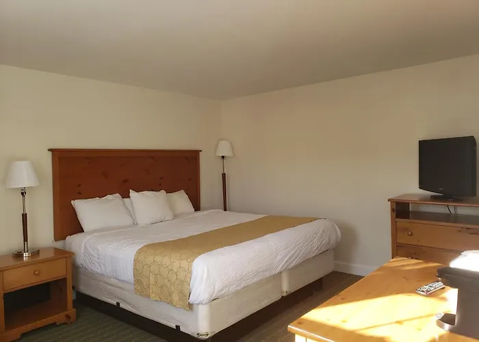 Town & Country Inn Seekonk