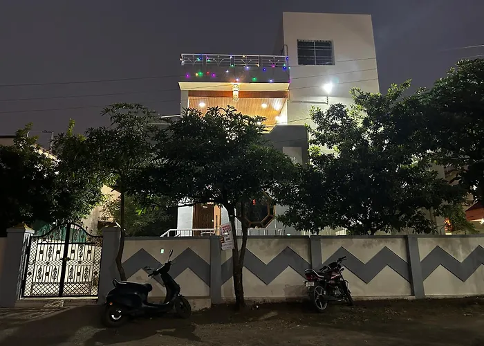 Vatavriksha Guest House,Akkalkot Akalkot