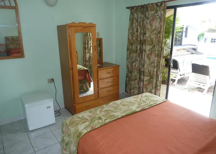Westgate Hummingbird Inn Bon Accord Village