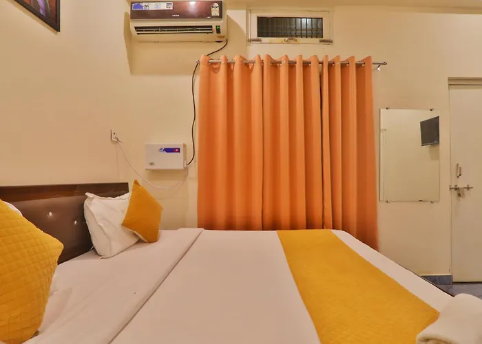 Hotel Crystal Rama Yan Ayodhya