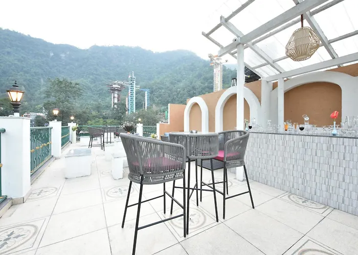 Tiaraa Lite A Ganges Retreat Hotel Shivpuri 