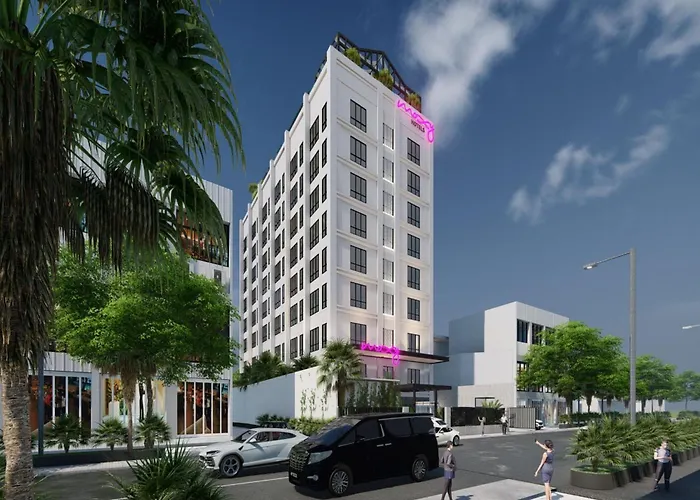 Moxy Solo Hotel