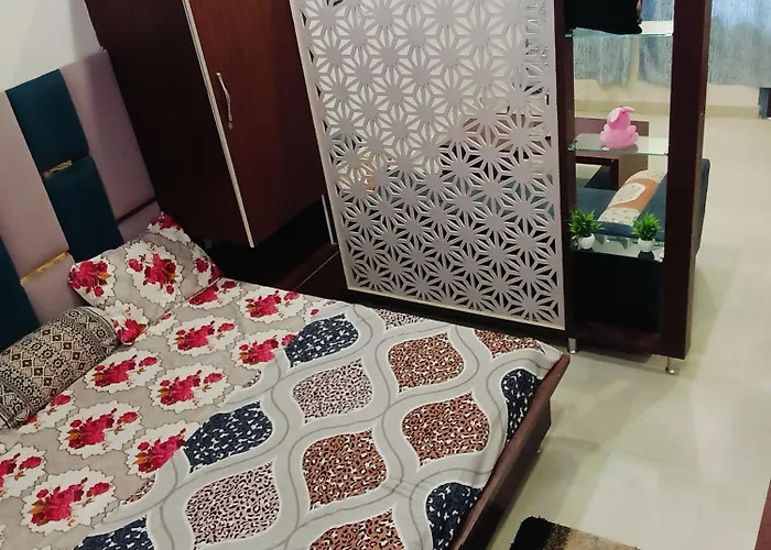 White Elite Suits - Luxury Suite Rooms Phagwara