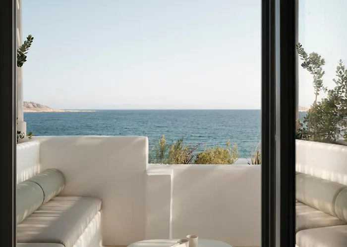 Akria Seaside Suites Naousa