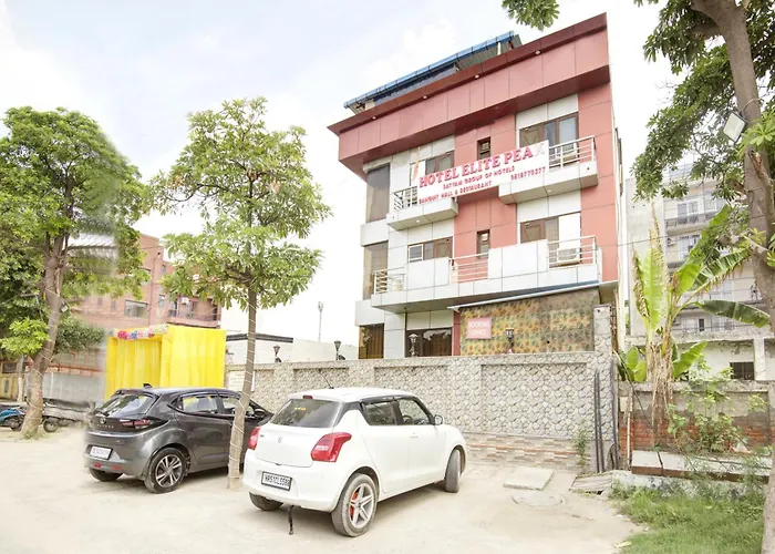 Hotel Elite Peak Noida Sector 72