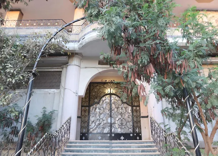 Young Pharaoh View Inn Cairo