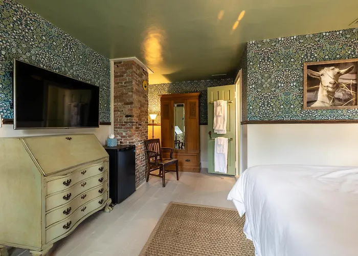 Wilder House Berkshires Bed & Breakfast Sheffield