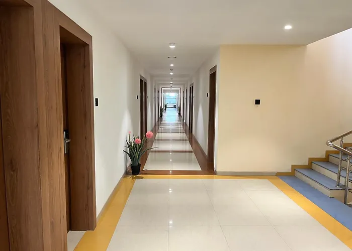 Hotel Avenue Plaza Mundra