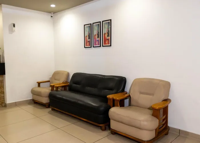 Aryaas Residency Nettoor Hotel Kochi
