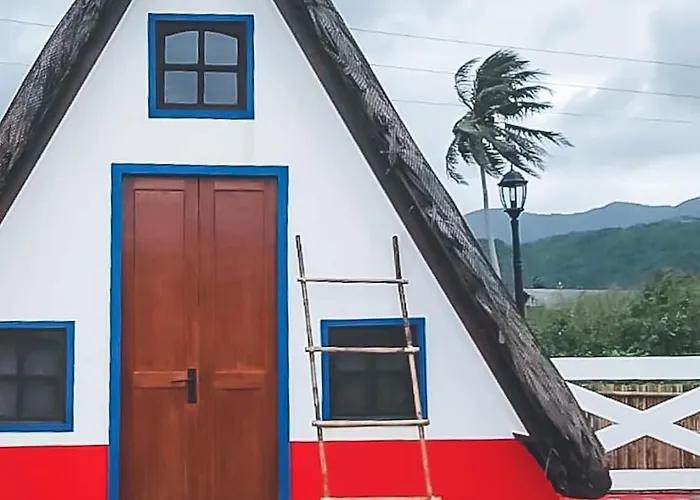 Triangle Huts Hotel Pagudpud