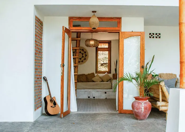 360 Surf Lodge Kuta 