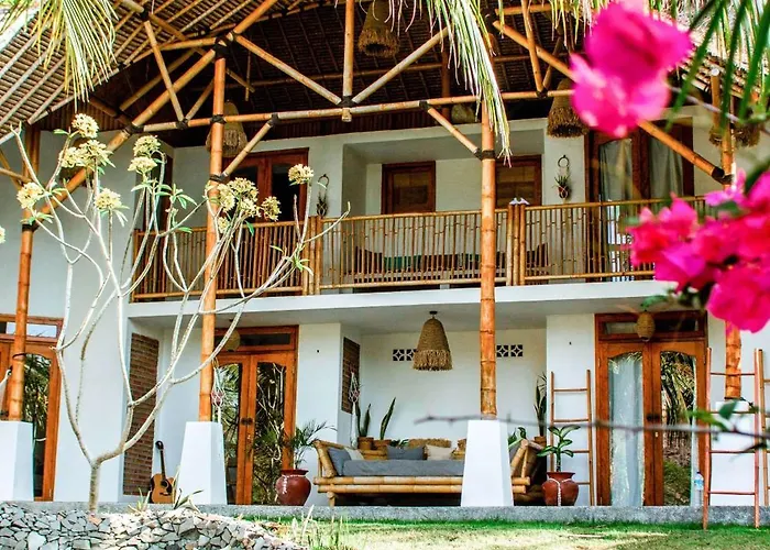 360 Surf Lodge Kuta 