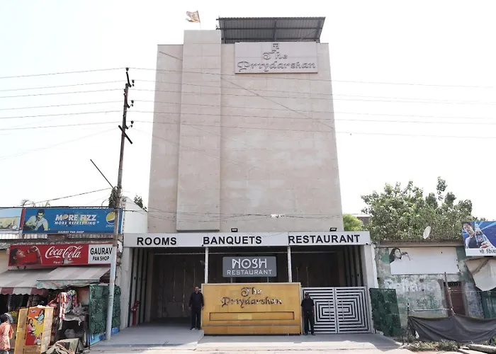 Hotel Priyadarshan Kanpur