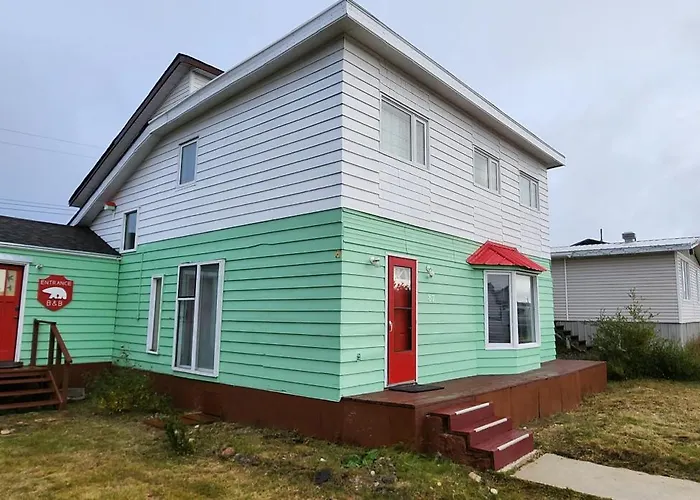 Polar Bear Bed And Breakfast Churchill
