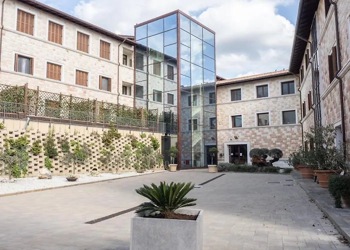 Domus Laetitiae Assisi Hotel