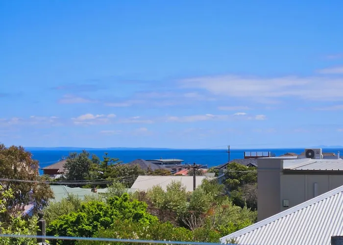 By The Seaside Hotel Mornington