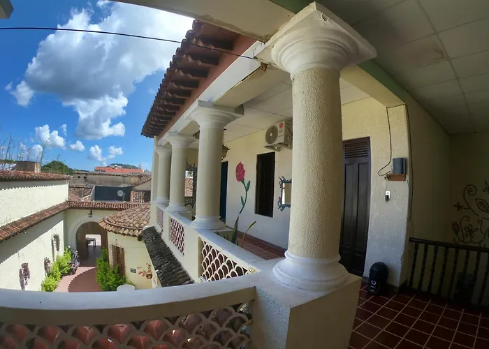 Ricks Hostel Santa Ana