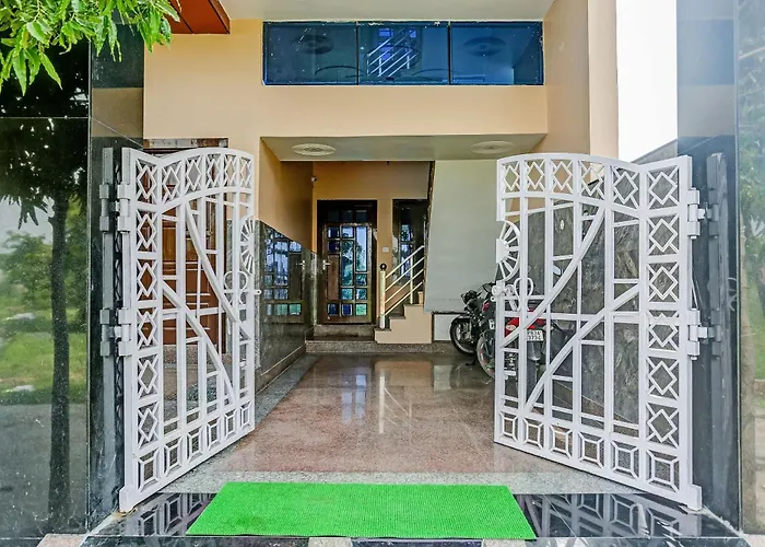 Hotel O Mohan Palace Vrindavan