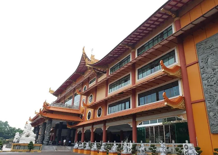 Sans Hotel Cemara Asri Medan