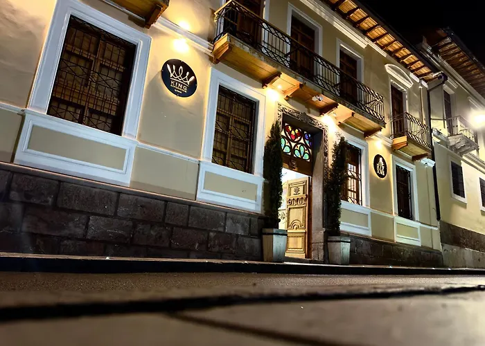 Hotel & Rooftop King Experience By David Quito