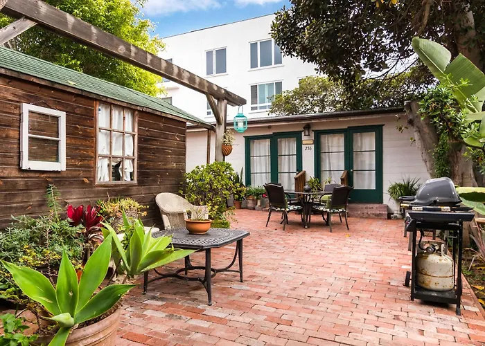 Redwood Hollow Cottages San Diego