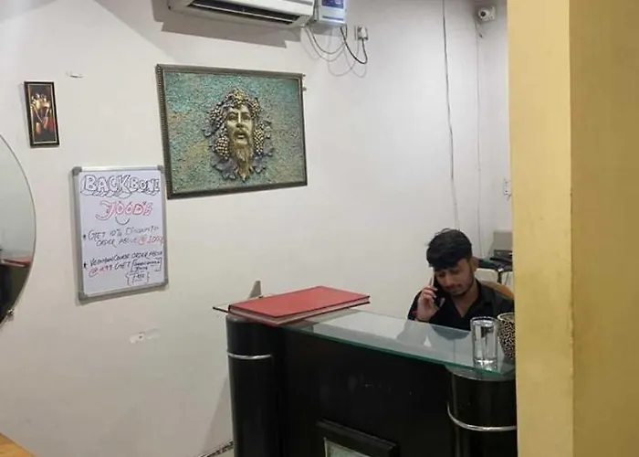 Hotel O Devansh Inn New Delhi