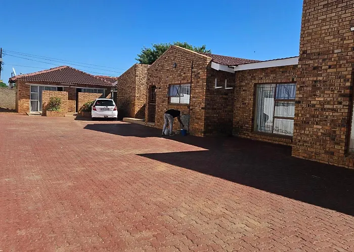 Goodlife Guest House In Mafikeng