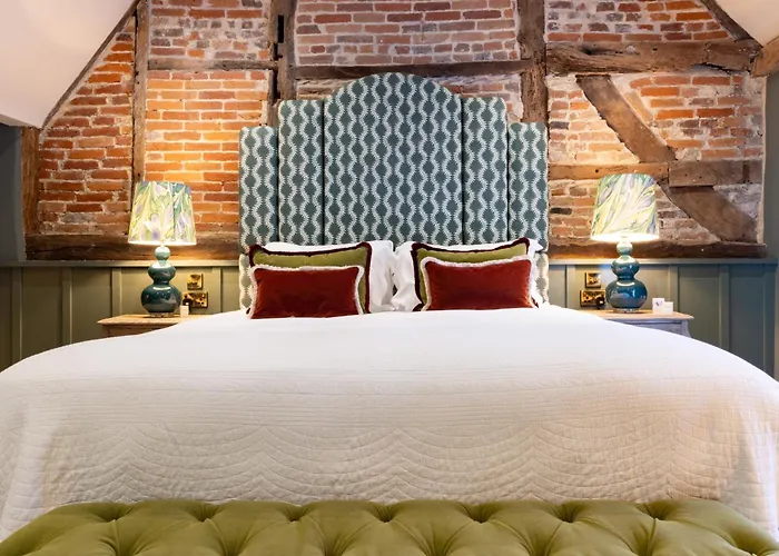The Coat And Bear - A Heartwood Inn Newbury 