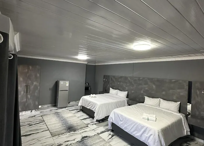 Harry'S Luxury Guest House Mafikeng